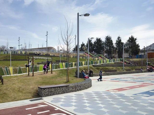 Profile of the basketball court Serreta park, Rubí, Spain