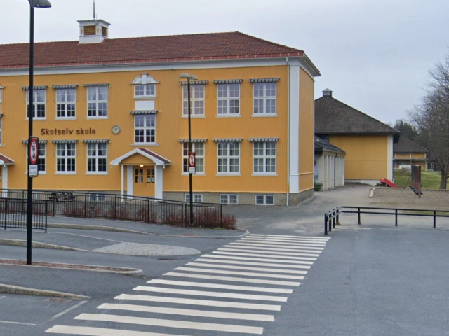 Profile of the basketball court Skotselv skole solo hoop, Skotselv, Norway
