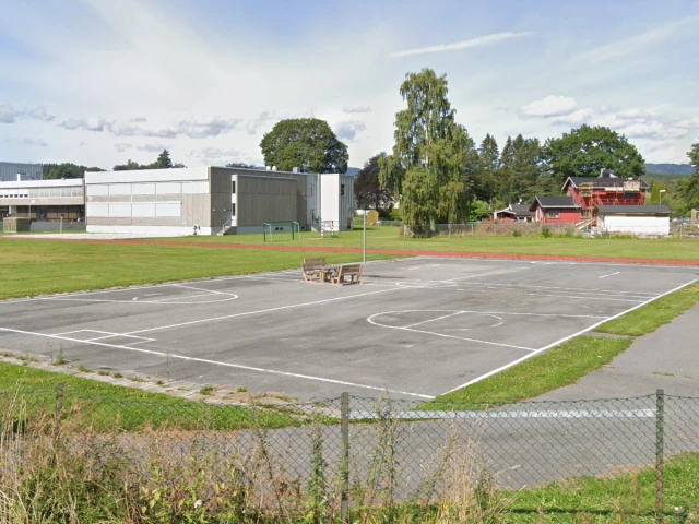 Profile of the basketball court Eiker videregående skole, Hokksund, Norway