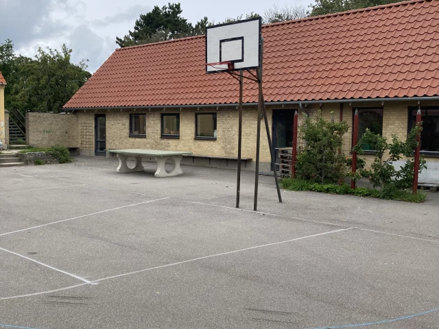 Profile of the basketball court Rørvig friskole, Rørvig, Denmark