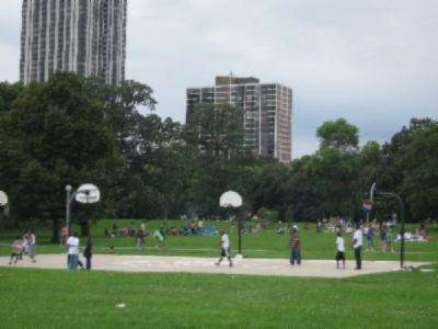 The baketball court at Lincoln Park.