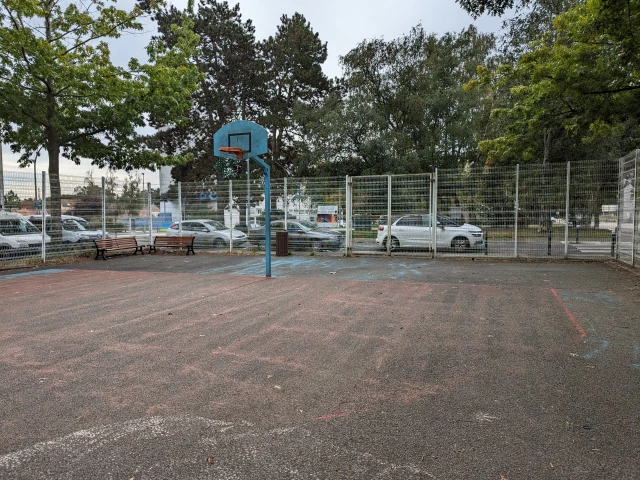 Profile of the basketball court Boissière, Nantes, France