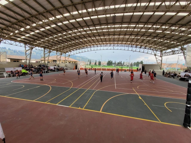 Profile of the basketball court Centro Civico Soacha, Soacha, Colombia