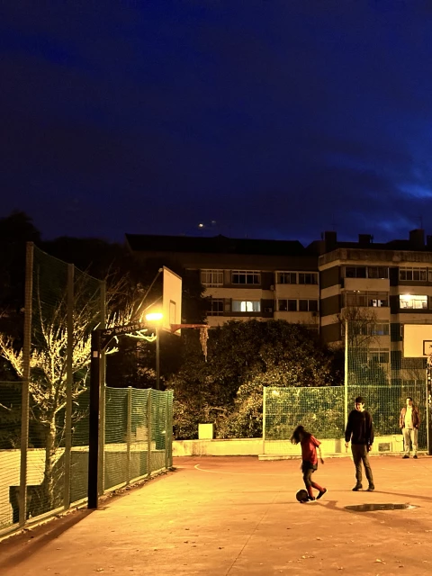 Profile of the basketball court Centro de Saúde Carnaxide, Carnaxide, Portugal