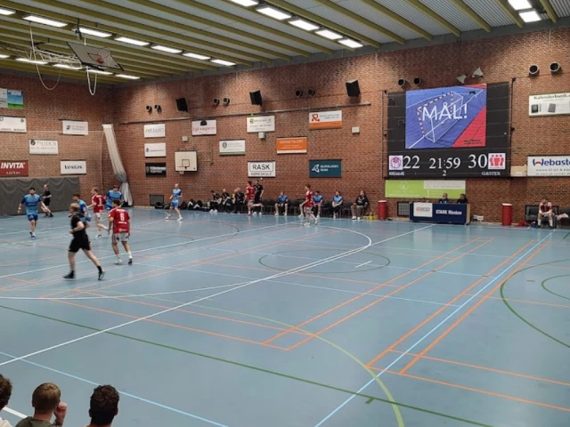 Profile of the basketball court Skæringhallen / Hei Hallen, Egå, Denmark