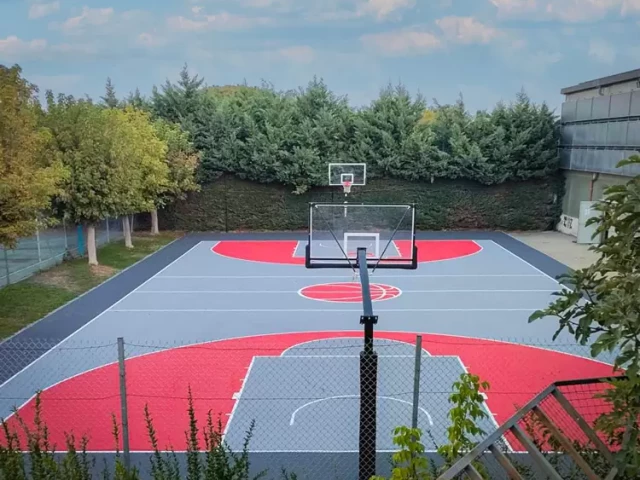 Profile of the basketball court Terrain du COSEC, Saint-Rémy-de-Provence, France