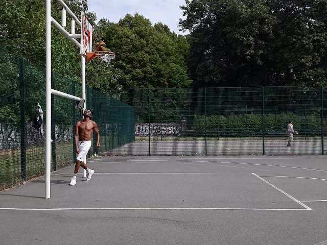 Profile of the basketball court Wandle Park, Croydon, United Kingdom