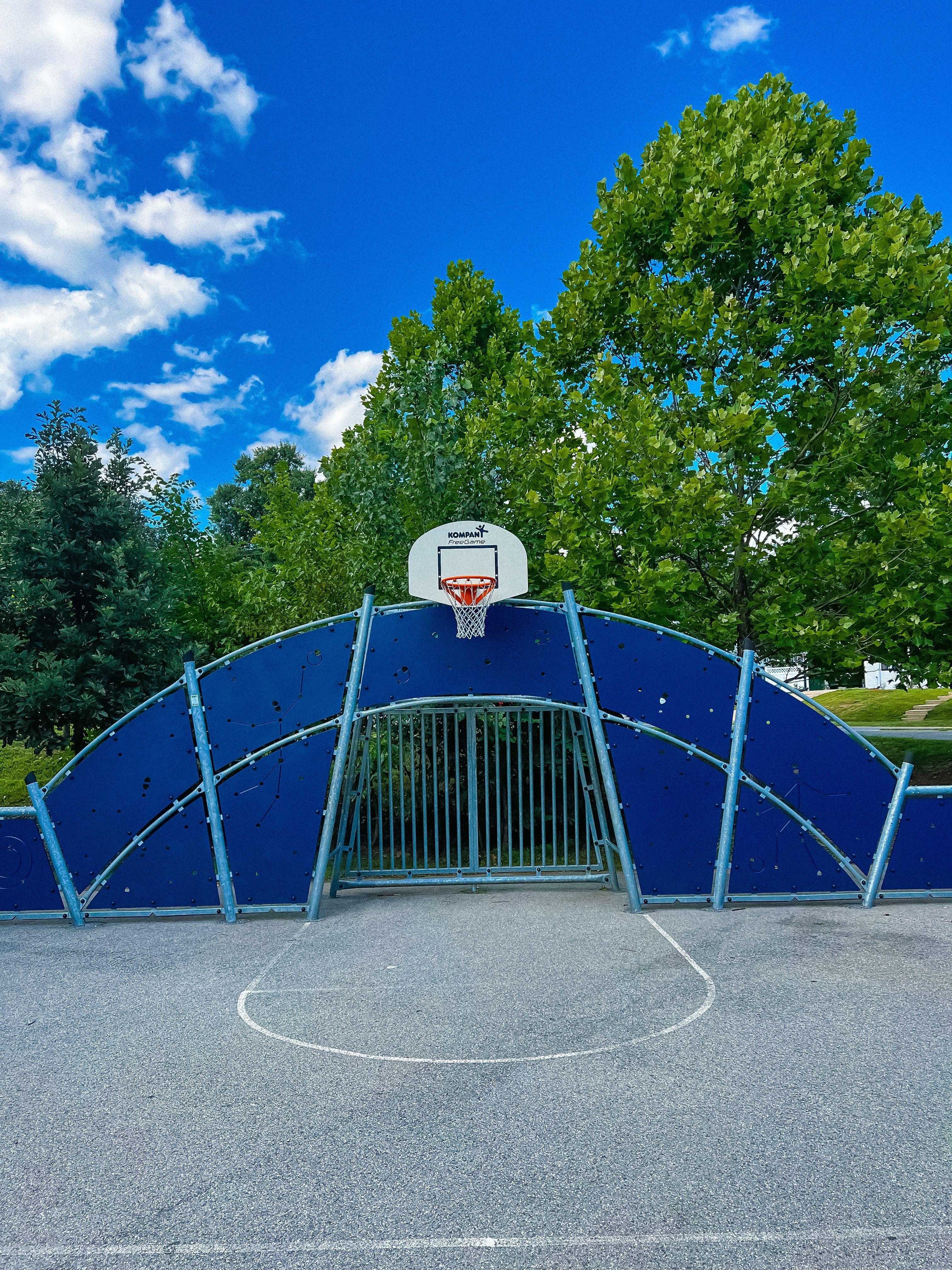 Silver Spring, MD Basketballplatz: Kemp Mill Park – Courts of the World