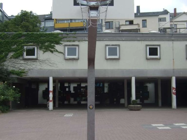 Profile of the basketball court Engelbert-Humperdinck-Schule, Frankfurt am Main, Germany