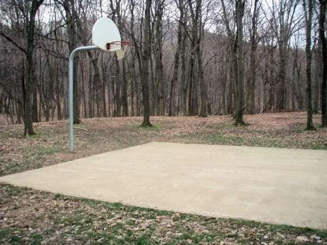 Profile of the basketball court Great Seal State Park, Chillicothe, OH, United States