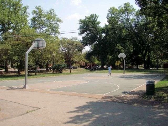 Profile of the basketball court Schiller Park, Columbus, OH, United States