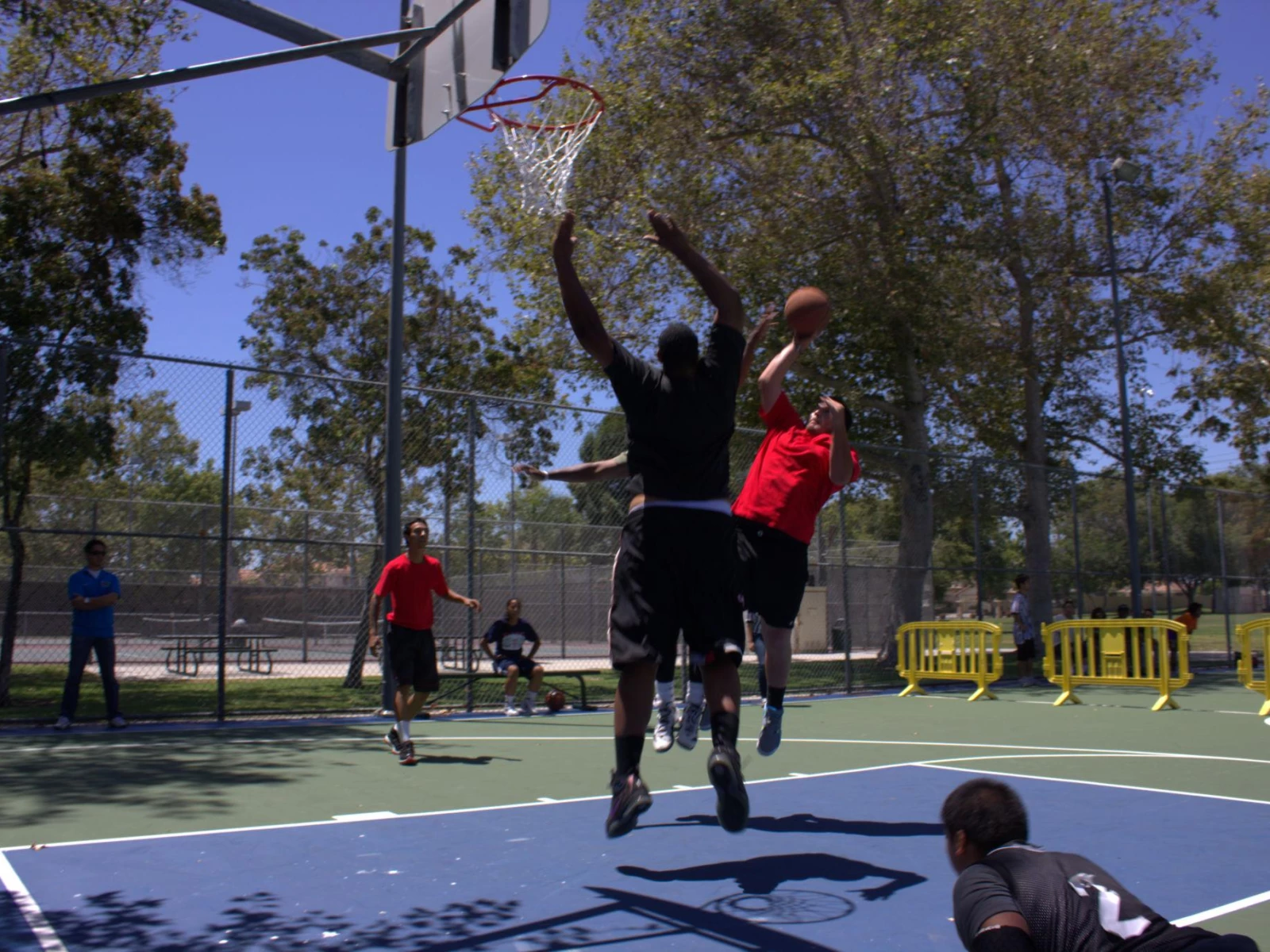 La Palma, CA Basketball Court: Central Park - Courts of the World
