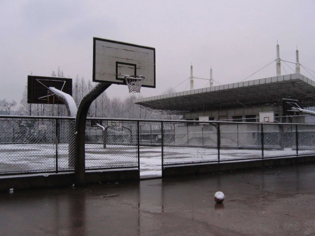 The basketball courts at  Zhejiang University.