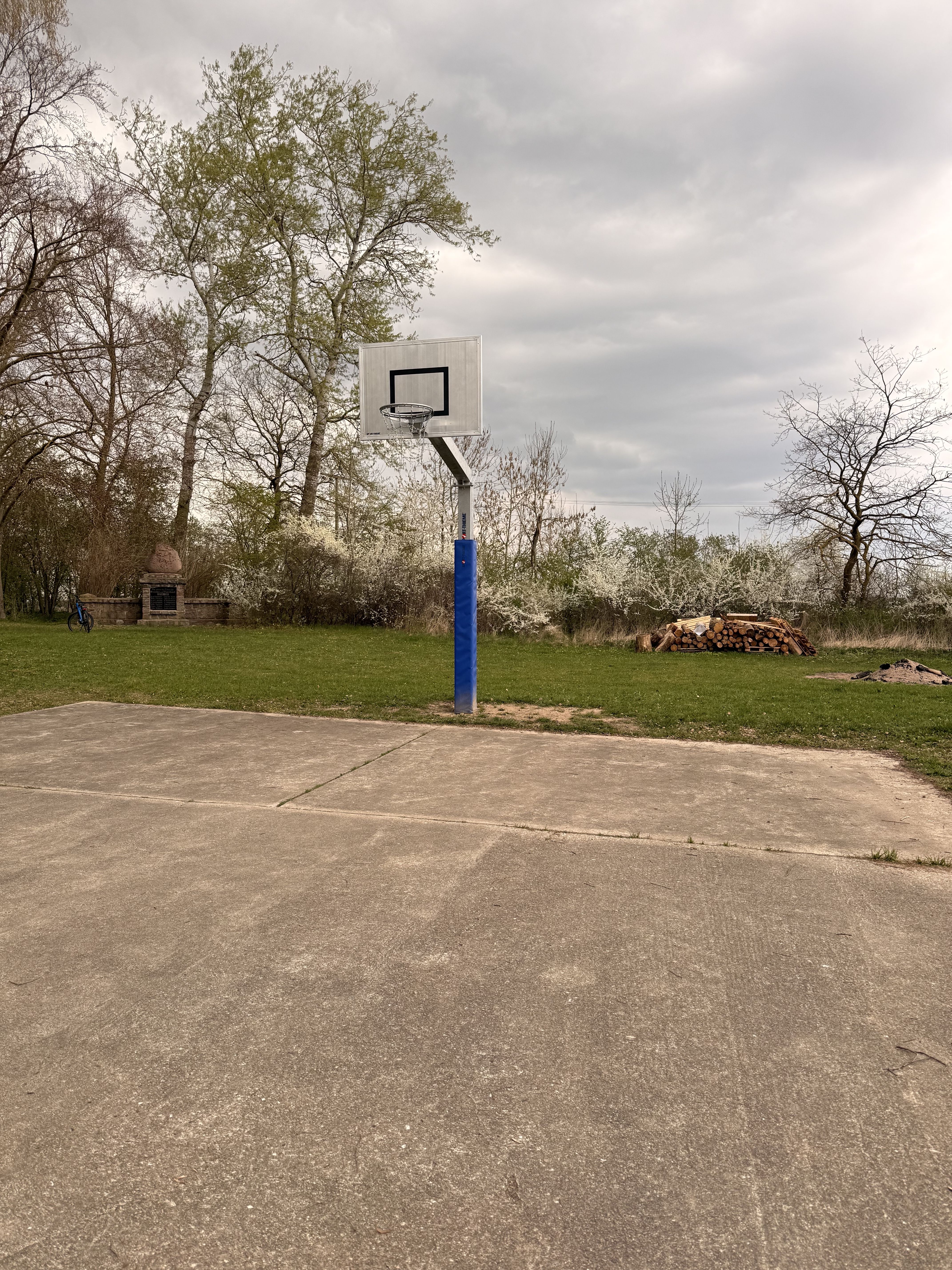 Basketball Courts in Bröbberow – Courts of the World