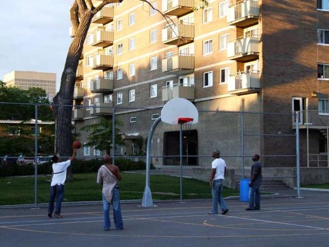 Profile of the basketball court Court La Paryse, Montreal, Canada