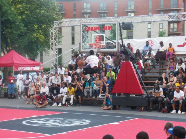 dunk contest at the 2010 urban jam tournament