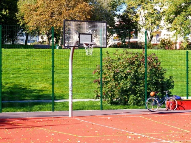 Profile of the basketball court Bolzplatz Schleinufer, Magdeburg, Germany