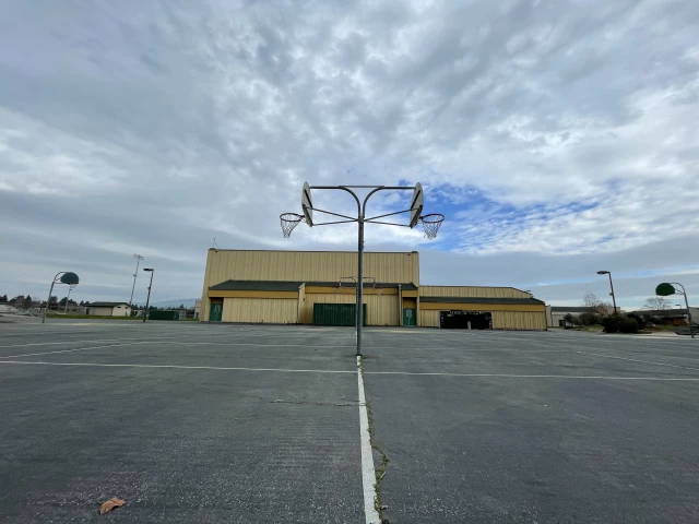 Profile of the basketball court Casa Grande High School, Petaluma, CA, United States