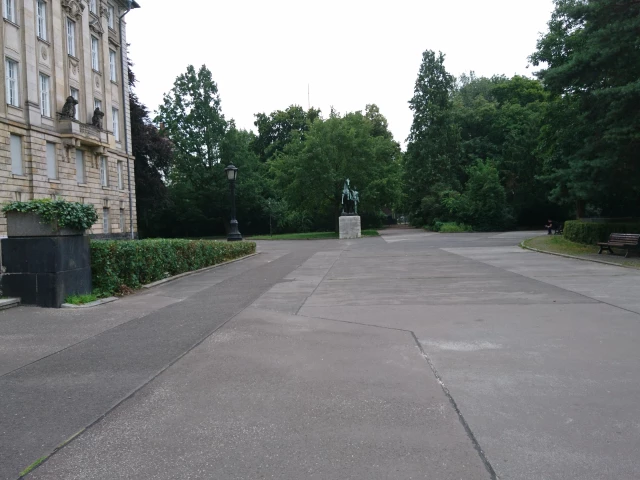 Access from Heinrich-von-Kleist-Park - behind Kathreiner-Haus