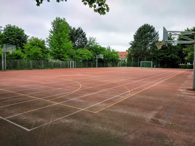 Profile of the basketball court Sportsplatz Bertholt Brecht Schule, Göttingen, Germany