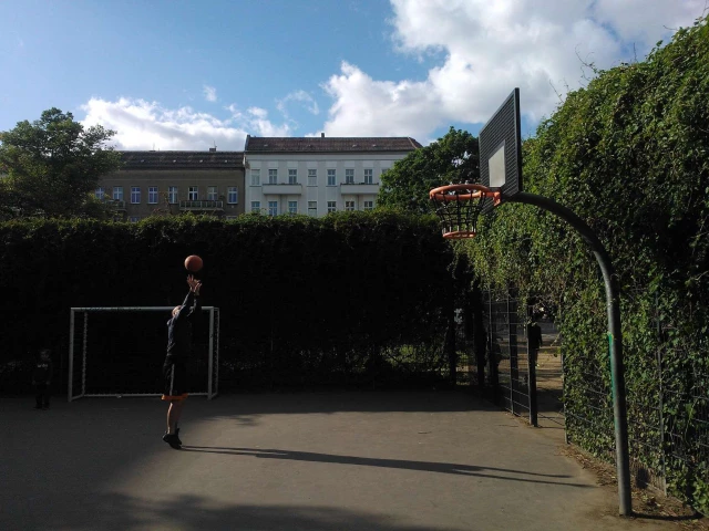 Petersburger Platz Basketball Court